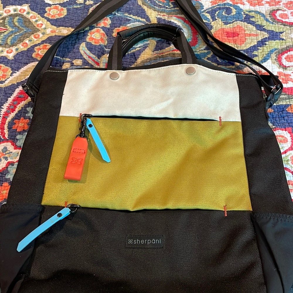 Sherpani - 3 way bag! Backpack, crossbody, 2 top handles.
